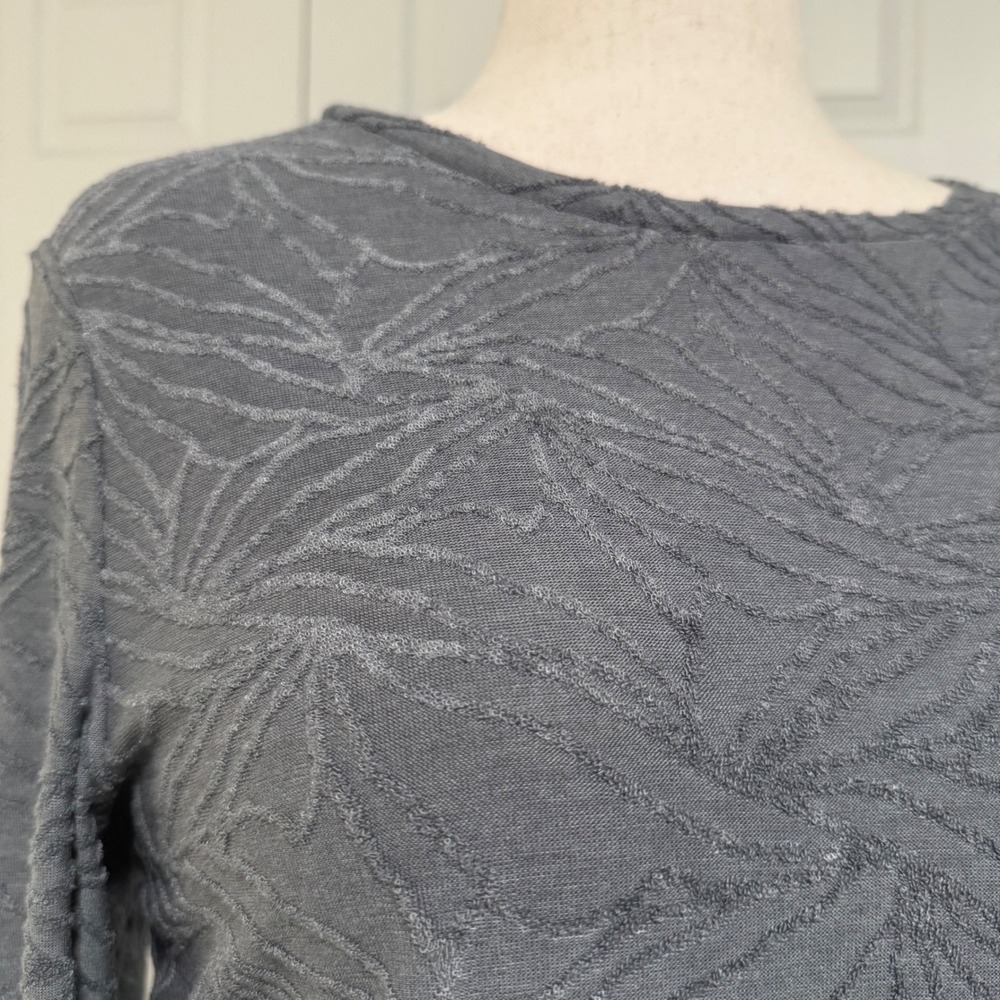 Simply Vera Vera Wong Woven Knit Gray Floral Beach Work Large long sleeve Shirt - Picture 3 of 8
